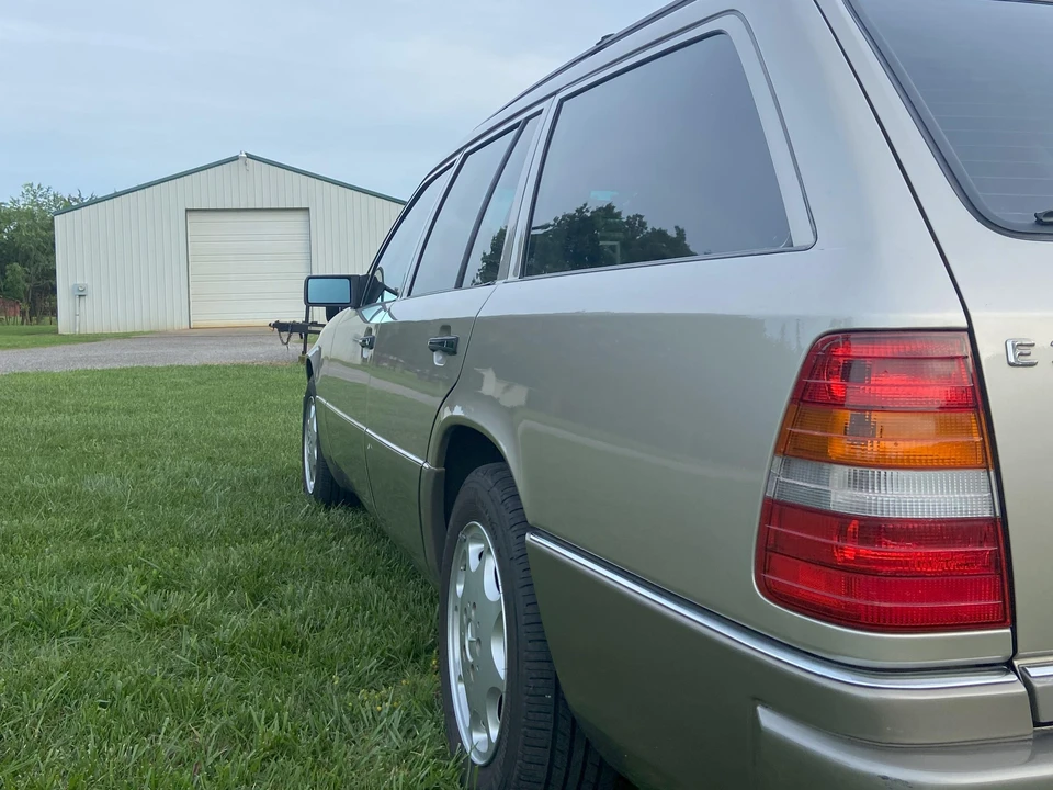 1994 Mercedes-Benz W124 E-Class - Image 24 of 30