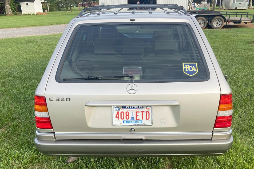 1994 Mercedes-Benz W124 E-Class - Image 9 of 30