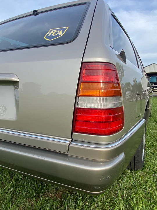 1994 Mercedes-Benz W124 E-Class - Image 29 of 30