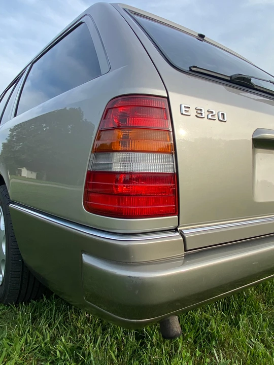 1994 Mercedes-Benz W124 E-Class - Image 25 of 30