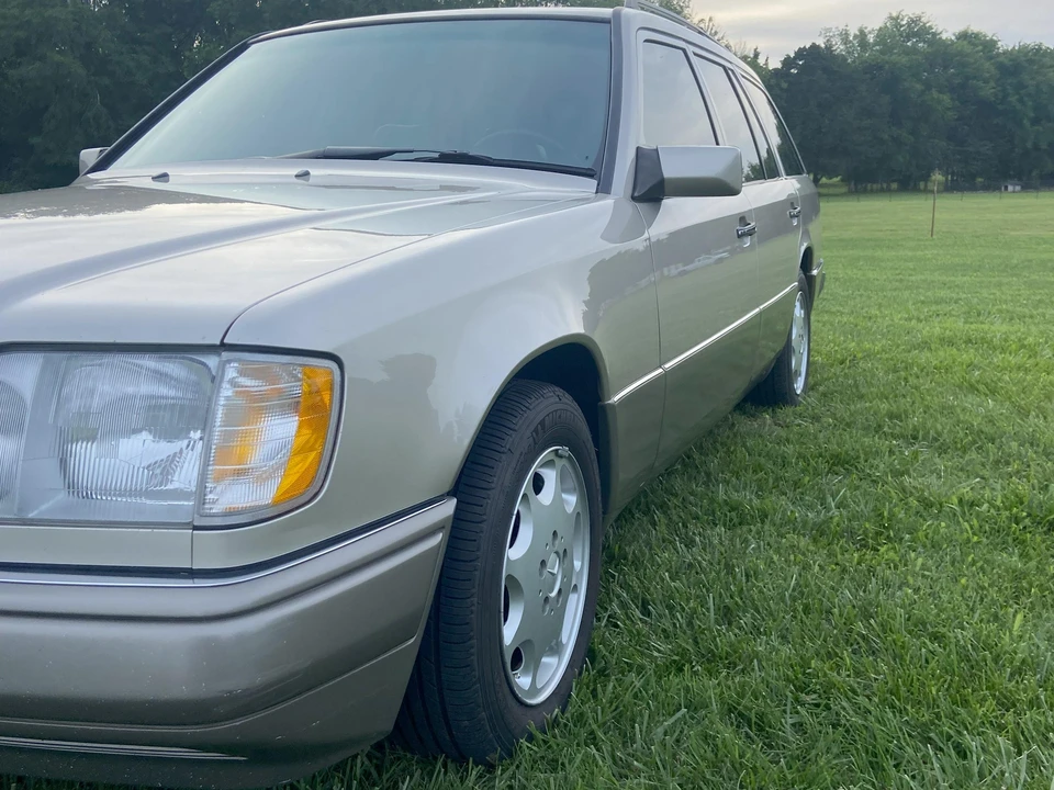 1994 Mercedes-Benz W124 E-Class - Image 16 of 30