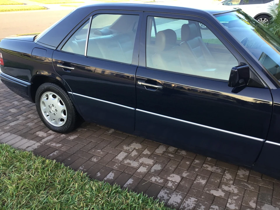 1994 Mercedes-Benz W124 E-Class - Image 10 of 11