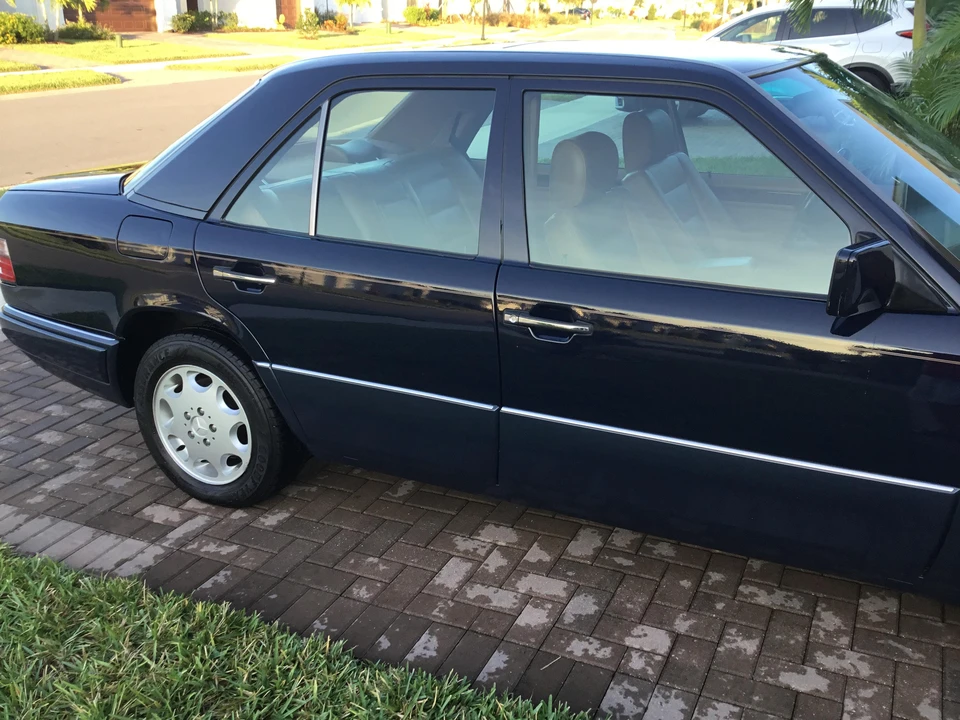 1994 Mercedes-Benz W124 E-Class - Image 11 of 11