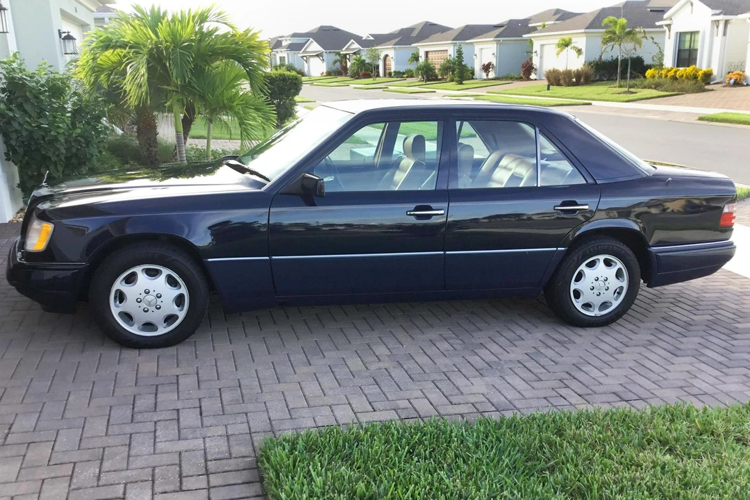 1994 Mercedes-Benz W124 E-Class - Image 2 of 11