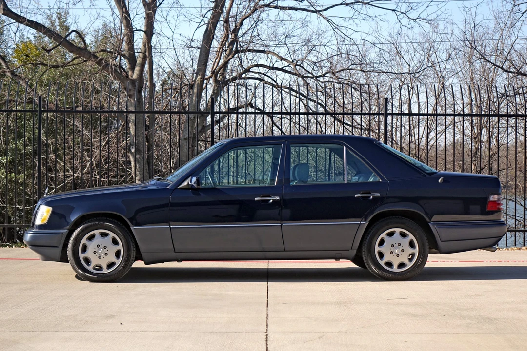 1994 Mercedes-Benz W124 E-Class - Image 13 of 31