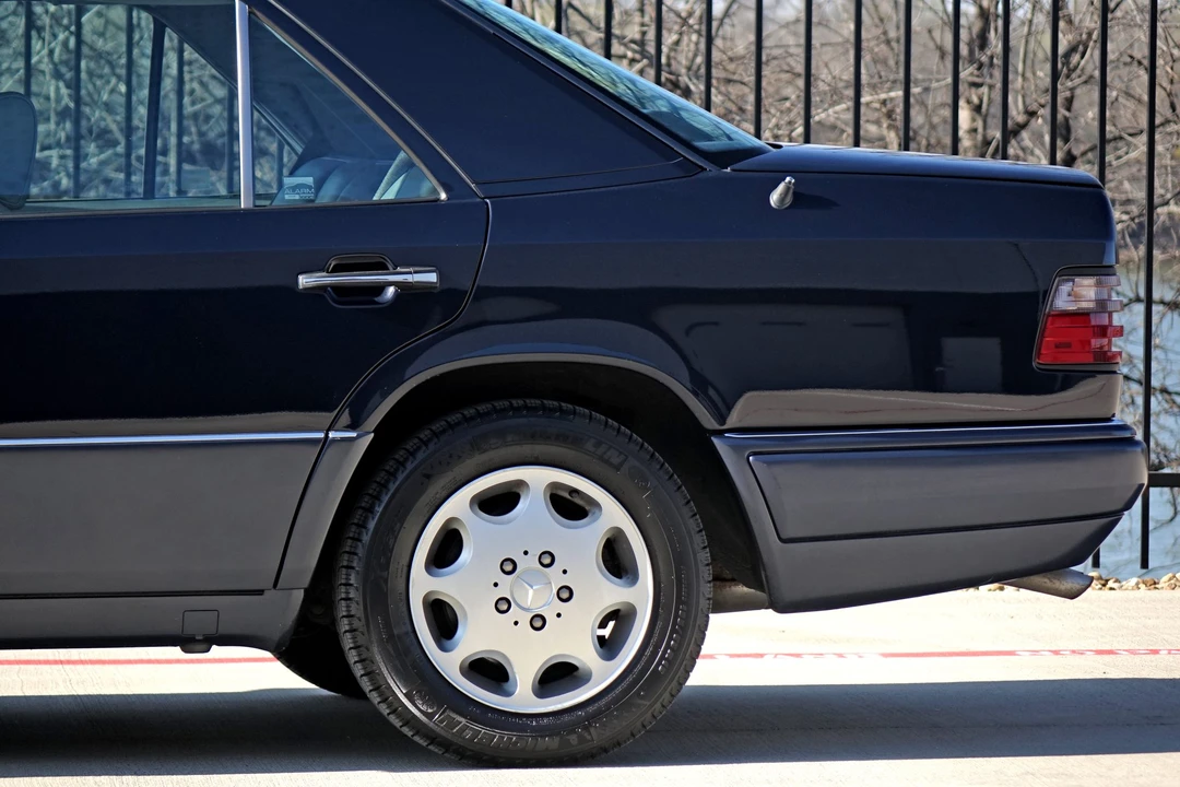 1994 Mercedes-Benz W124 E-Class - Image 26 of 31