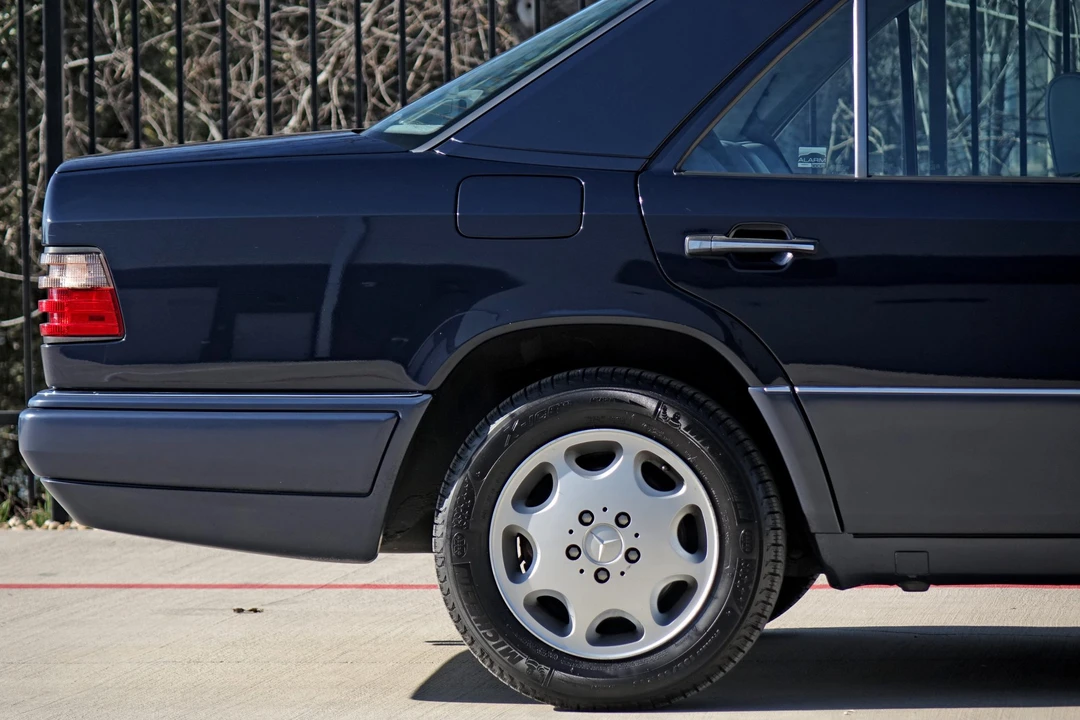 1994 Mercedes-Benz W124 E-Class - Image 23 of 31