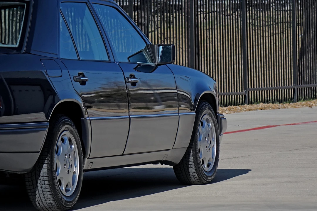 1994 Mercedes-Benz W124 E-Class - Image 30 of 31