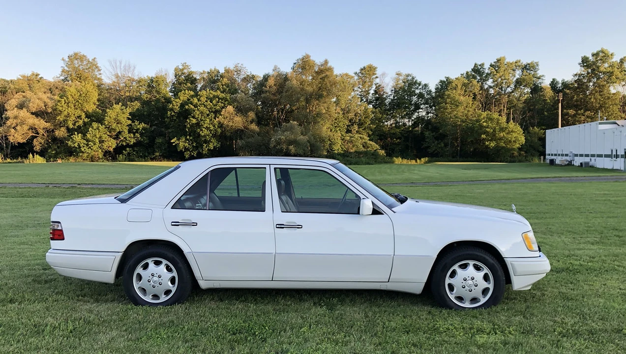1994 Mercedes-Benz W124 E-Class - Image 15 of 31