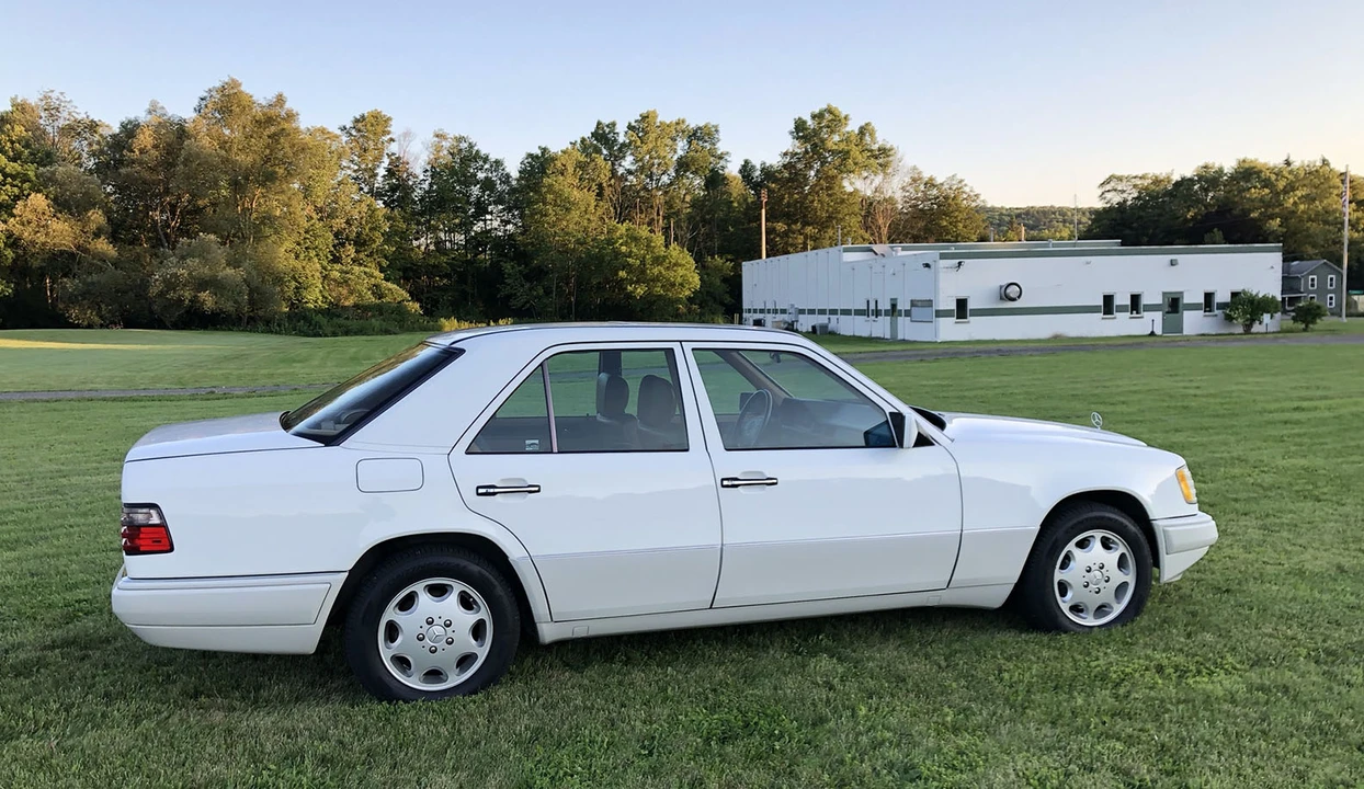 1994 Mercedes-Benz W124 E-Class - Image 16 of 31