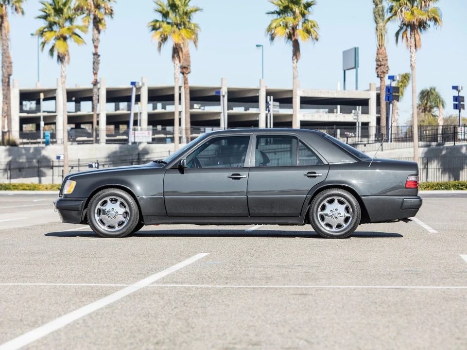 1994 Mercedes-Benz 500E & E500 - Image 6 of 28