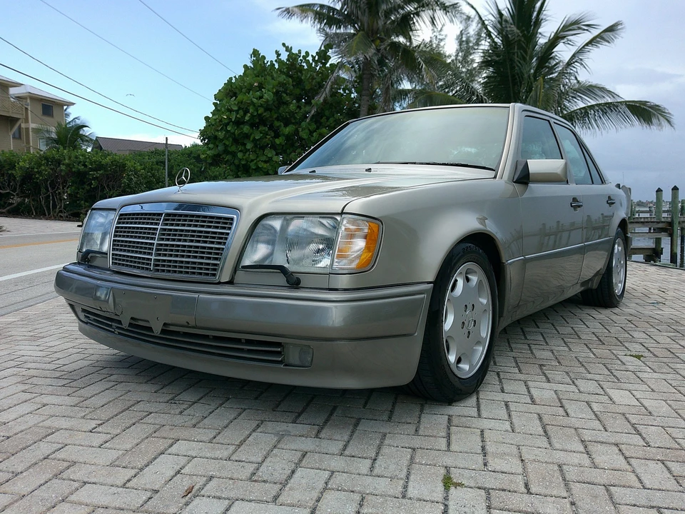 1994 Mercedes-Benz 500E & E500 - Image 2 of 31
