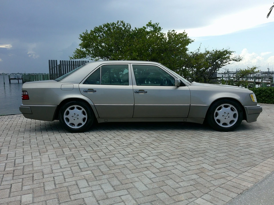 1994 Mercedes-Benz 500E & E500 - Image 24 of 31
