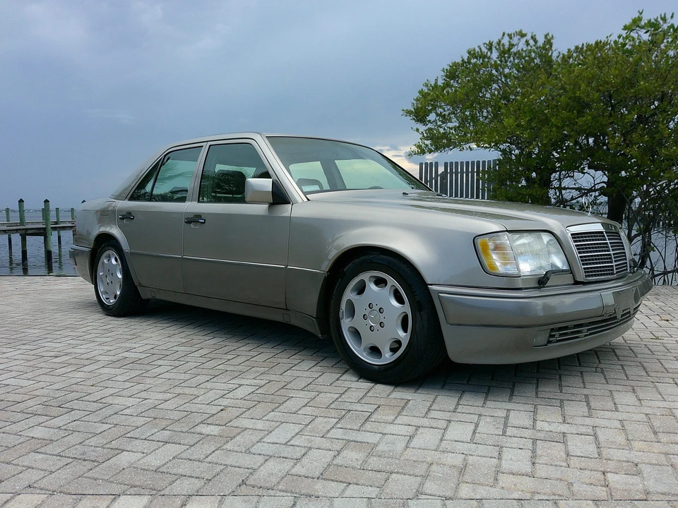 1994 Mercedes-Benz 500E & E500 - Image 17 of 31