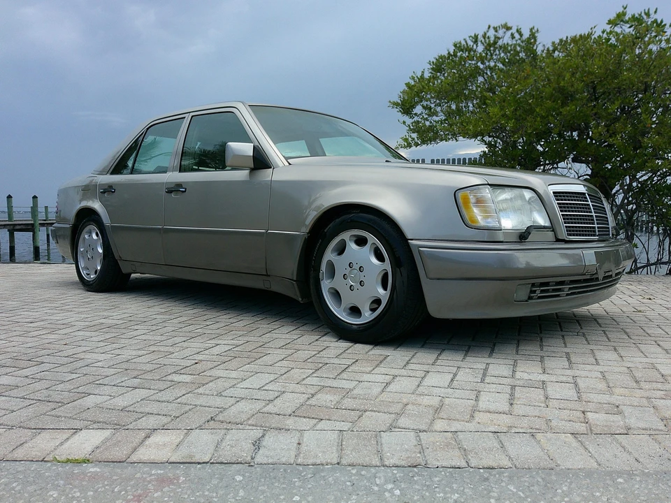 1994 Mercedes-Benz 500E & E500 - Image 16 of 31