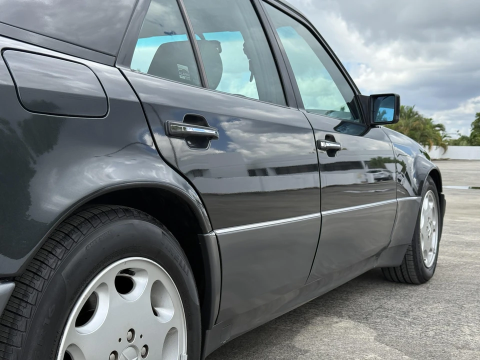 1994 Mercedes-Benz 500E & E500 - Image 26 of 31