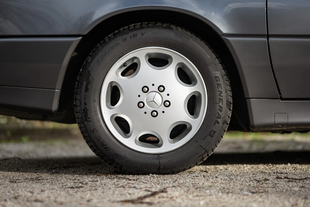 1994 Mercedes-Benz R129 SL-Class - Image 25 of 30