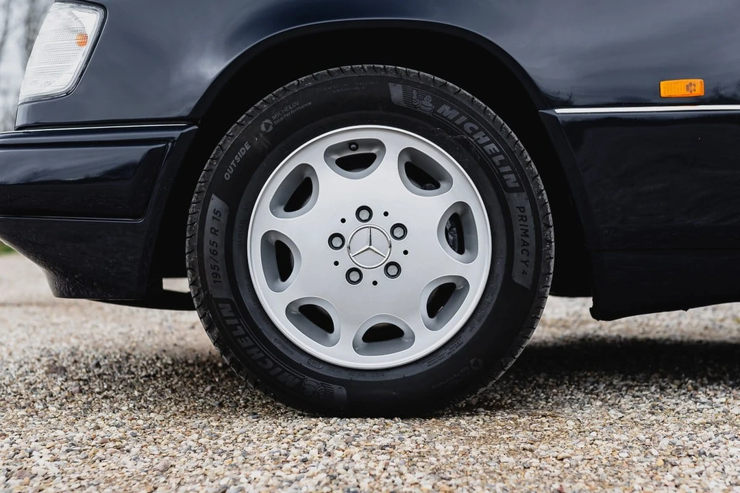 1994 Mercedes-Benz W124 E-Class - Image 17 of 30