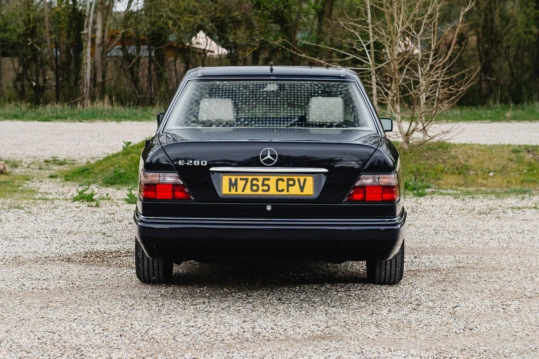 1994 Mercedes-Benz W124 E-Class - Image 8 of 30