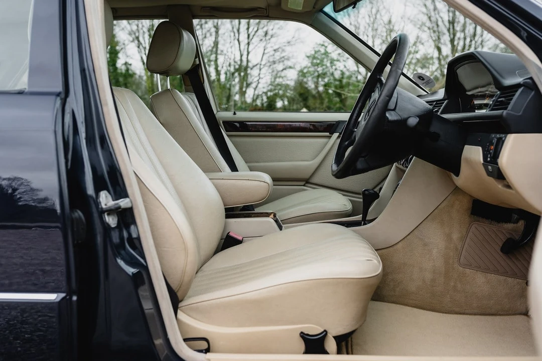 1994 Mercedes-Benz W124 E-Class - Image 26 of 30