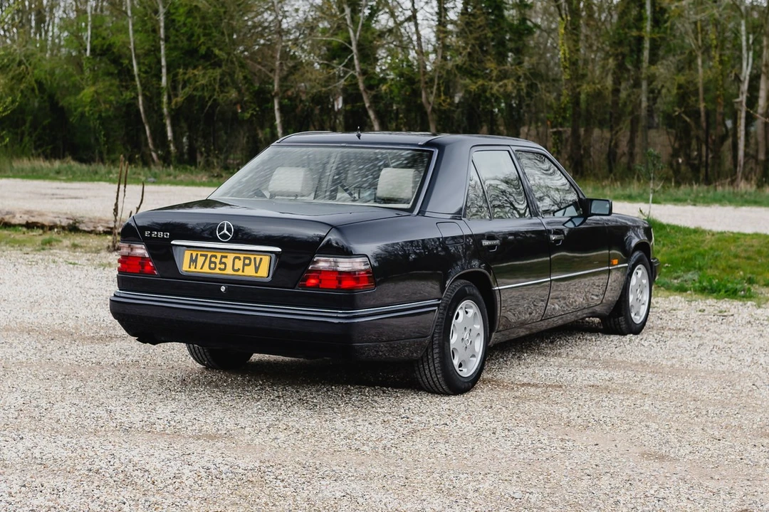 1994 Mercedes-Benz W124 E-Class - Image 12 of 30