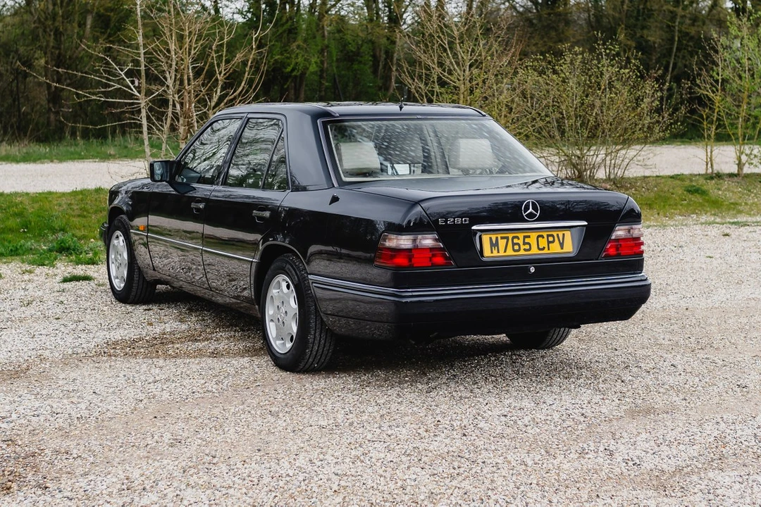 1994 Mercedes-Benz W124 E-Class - Image 10 of 30