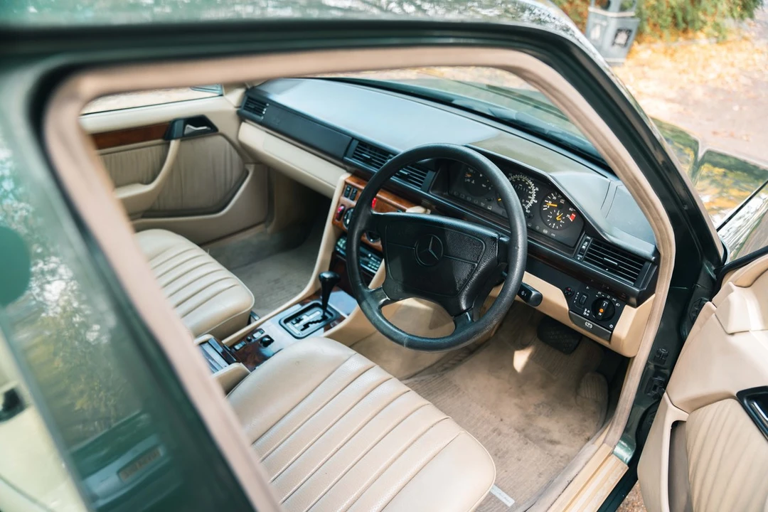 1994 Mercedes-Benz W124 E-Class - Image 9 of 30