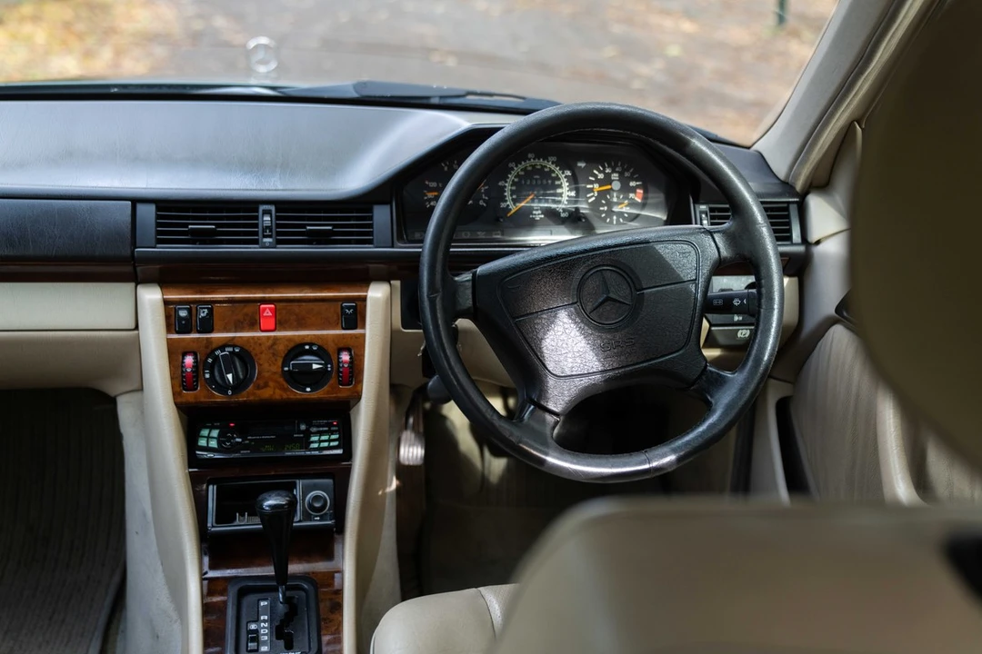 1994 Mercedes-Benz W124 E-Class - Image 27 of 30