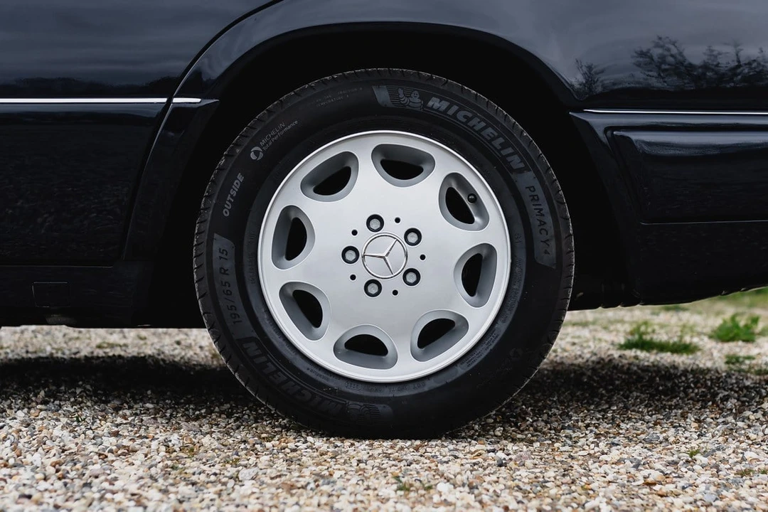 1994 Mercedes-Benz W124 E-Class - Image 18 of 30