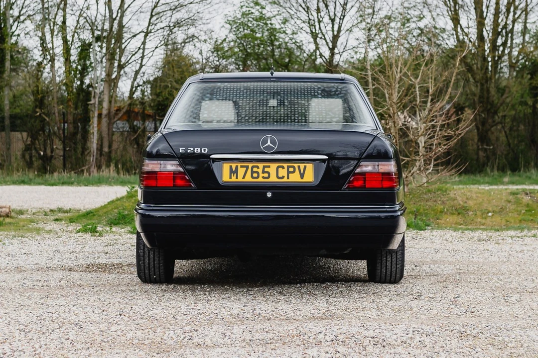 1994 Mercedes-Benz W124 E-Class - Image 9 of 30