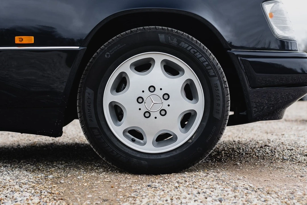 1994 Mercedes-Benz W124 E-Class - Image 15 of 30