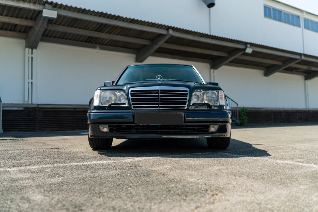 1994 Mercedes-Benz W124 E-Class - Image 2 of 31