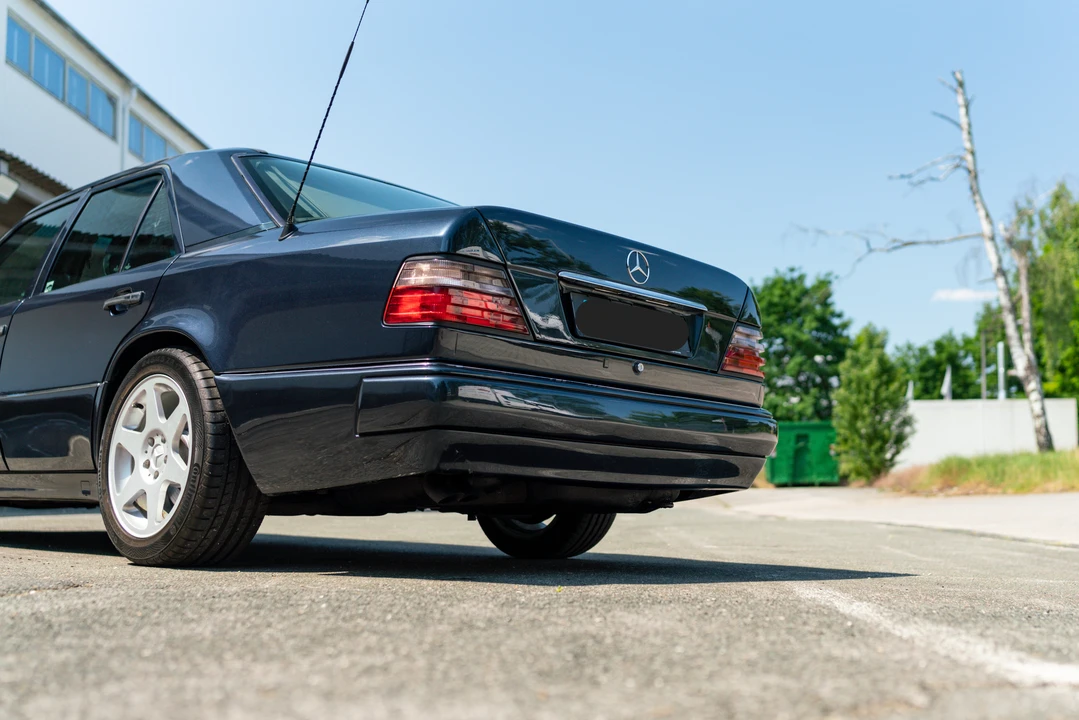1994 Mercedes-Benz W124 E-Class - Image 23 of 31