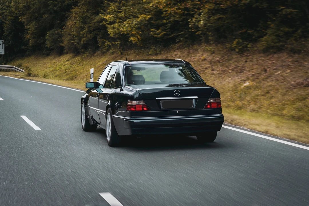 1994 Mercedes-Benz W124 E-Class - Image 12 of 31