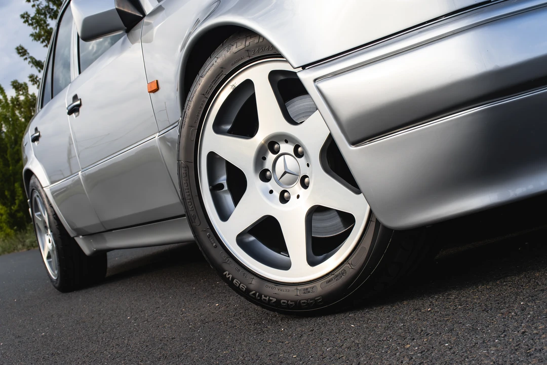 1995 Mercedes-Benz 500E & E500 - Image 29 of 31
