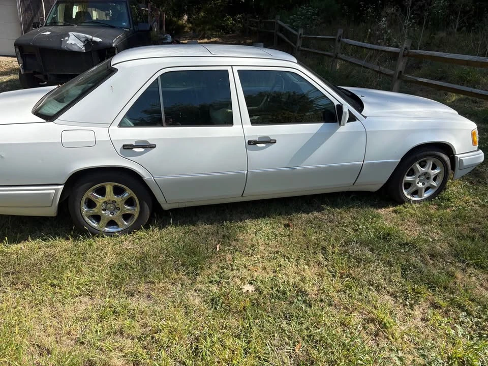1994 Mercedes-Benz W124 E-Class - Image 4 of 4
