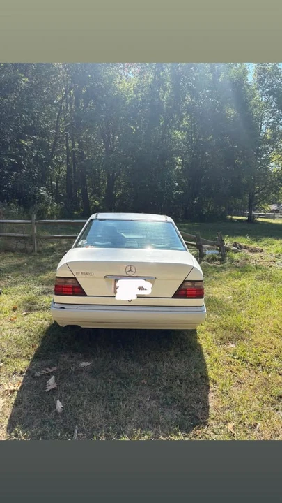 1994 Mercedes-Benz W124 E-Class - Image 2 of 4