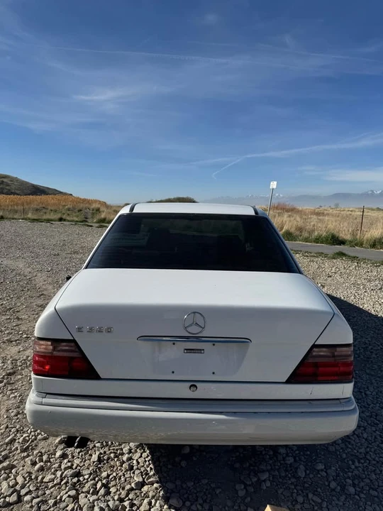 1994 Mercedes-Benz W124 E-Class - Image 4 of 10