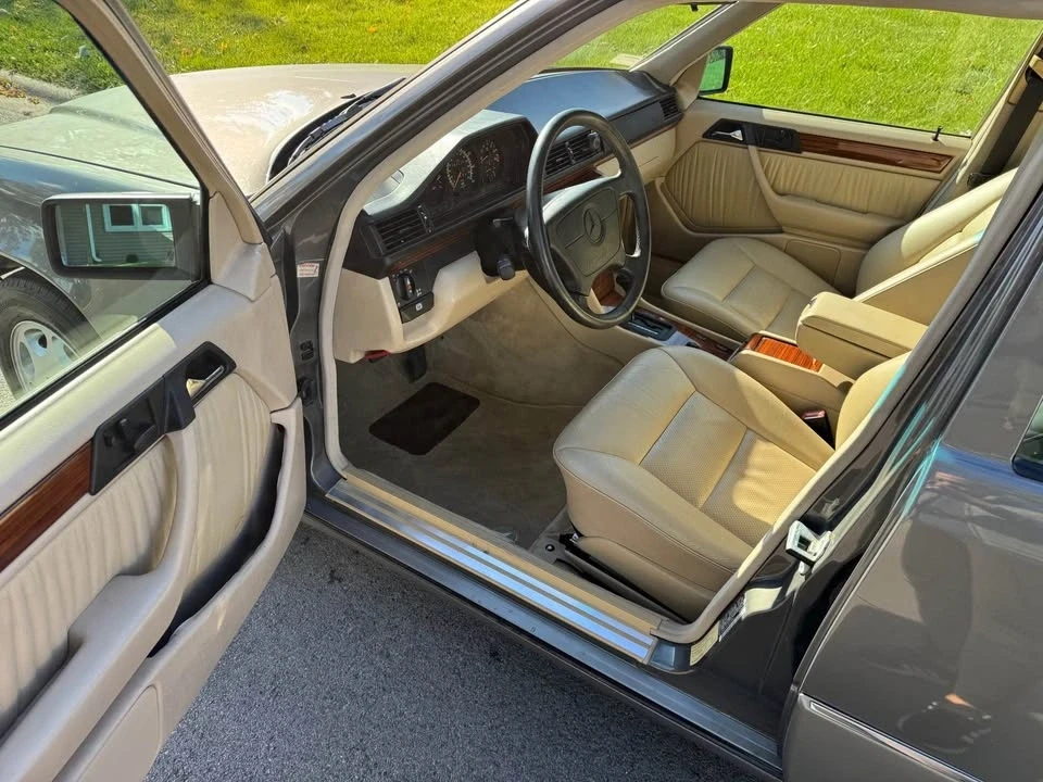1994 Mercedes-Benz W124 E-Class - Image 10 of 19