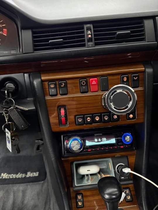 1994 Mercedes-Benz W124 E-Class - Image 12 of 15