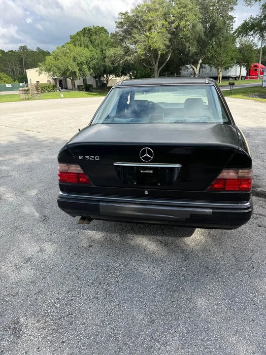 1994 Mercedes-Benz W124 E-Class - Image 5 of 16