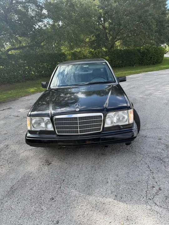 1994 Mercedes-Benz W124 E-Class - Image 2 of 16