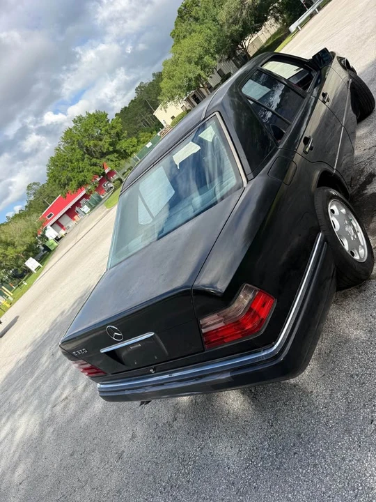 1994 Mercedes-Benz W124 E-Class - Image 4 of 16