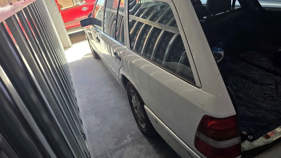1994 Mercedes-Benz W124 E-Class - Image 4 of 10