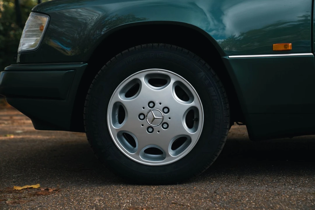 1994 Mercedes-Benz W124 E-Class - Image 22 of 30