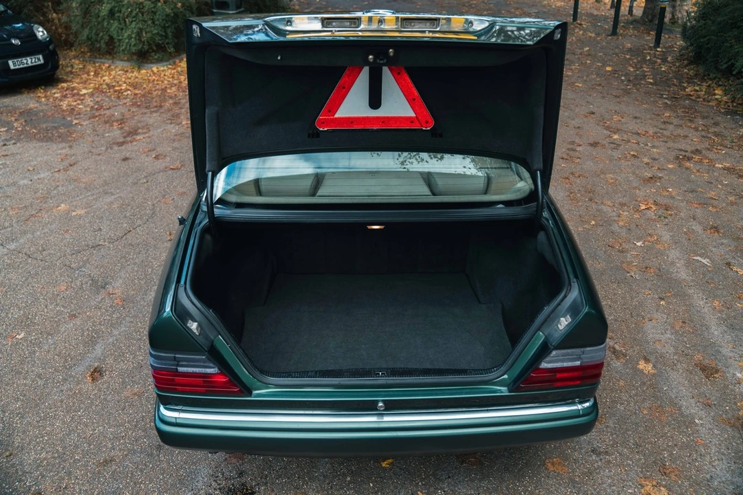 1994 Mercedes-Benz W124 E-Class - Image 19 of 30