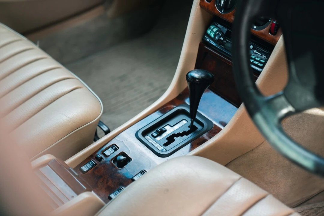 1994 Mercedes-Benz W124 E-Class - Image 13 of 30