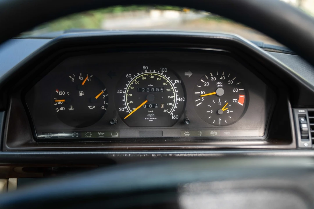 1994 Mercedes-Benz W124 E-Class - Image 29 of 30