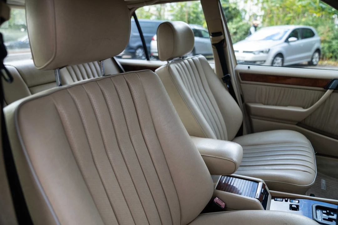 1994 Mercedes-Benz W124 E-Class - Image 16 of 30