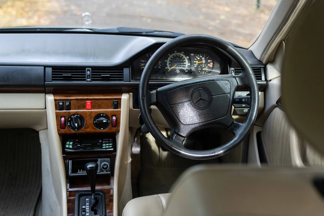 1994 Mercedes-Benz W124 E-Class - Image 10 of 30